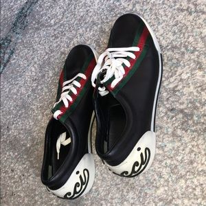 Low top Gucci sneakers